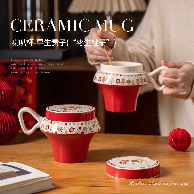 Coffee Or Tea Please - แก้วกาแฟเซรามิกดีไซน์สร้างสรรค์พร้อมฝาปิด สีแดง เหมาะสำหรับเครื่องดื่มนมอาหารเช้า ชาช่วงบ่าย หรือชาดอกไม้ เป็นของขวัญที่สมบูรณ์แบบสำหรับคู่รัก